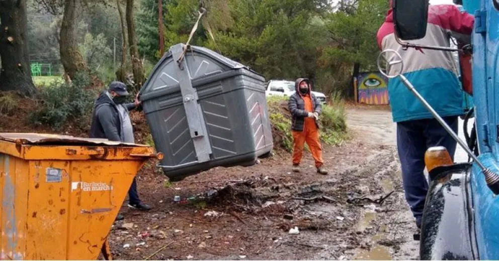 Colocaron 13 contenedores de residuos en Penísula San Pedro