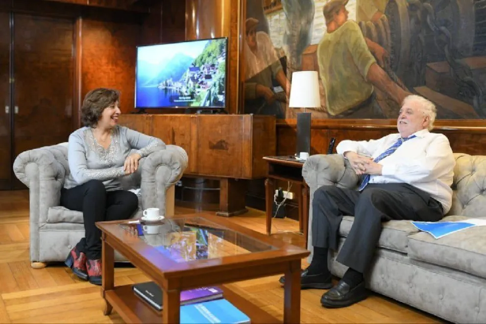 Arabela fue recibida por Ginés González García