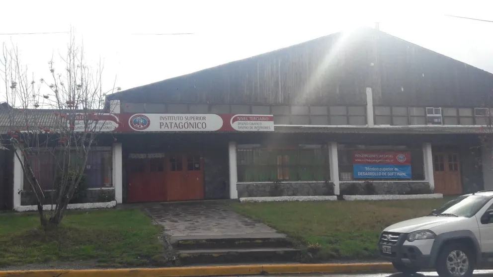 Instituto Patagónico: autoridades expusieron que los padres realizan “una exigencia incomprensible”