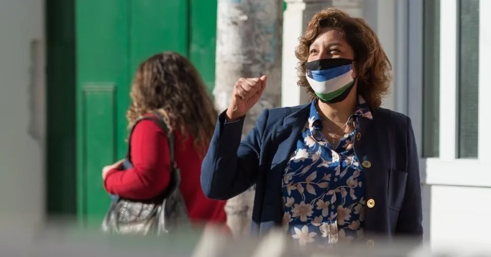 Arrojó resultado negativo el test de COVID-19 realizado hoy a la Gobernadora Arabela Carreras