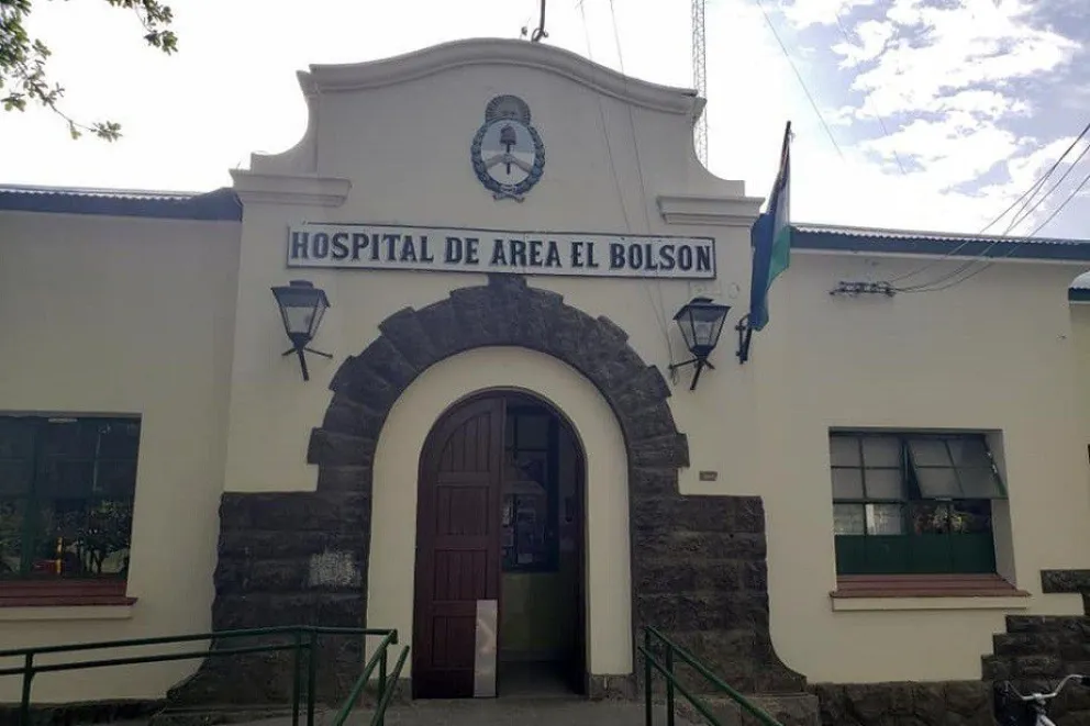 A través de turnos telefónicos, el hospital de El Bolsón atenderá diferentes especialidades médicas