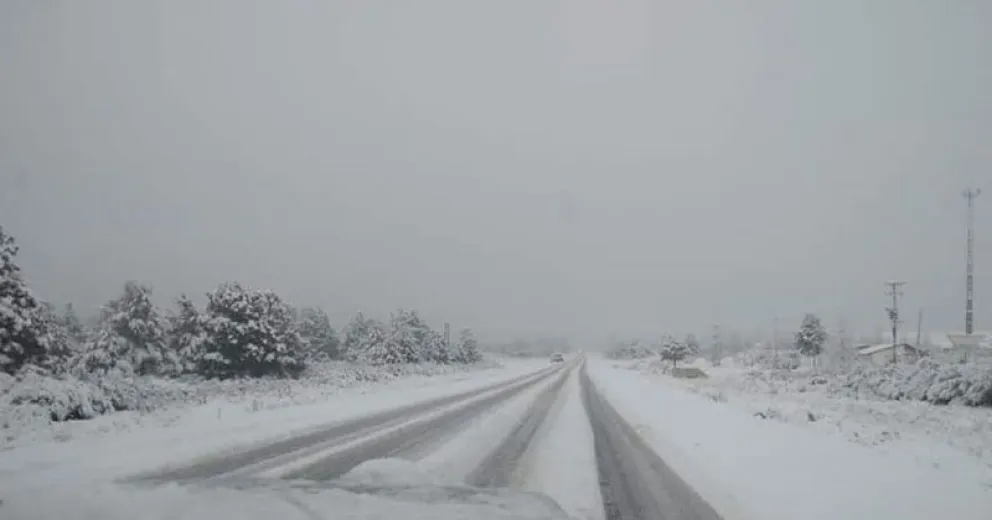 Extrema precaución entre El Bolsón y Villa Mascardi por tramos con hielo