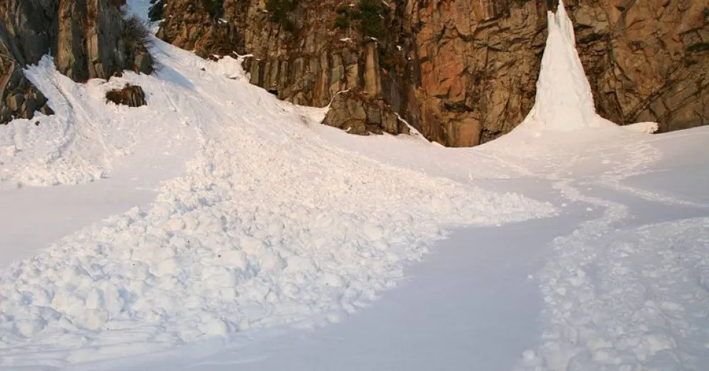 Alertan por riesgo de avalanchas y recuerdan prohibición de actividades de montaña