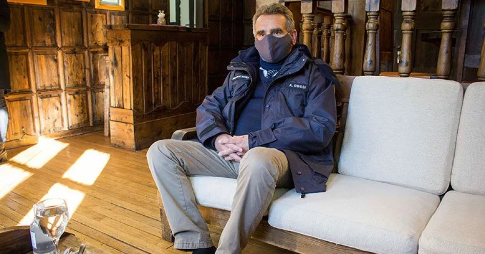 La pandemia hizo que las Fuerzas Armadas aparezcan como protección de su pueblo