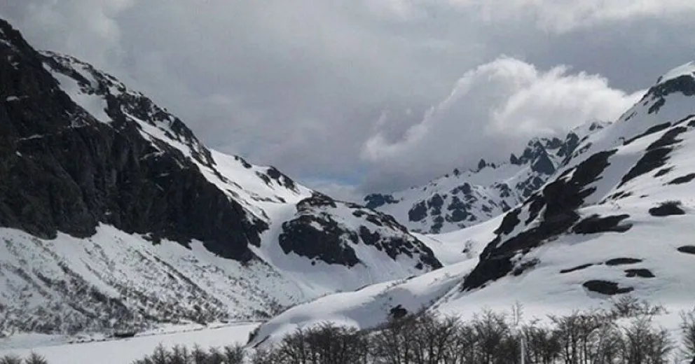 El Club Andino recuerda el cierre de senderos y el riesgo de avalanchas