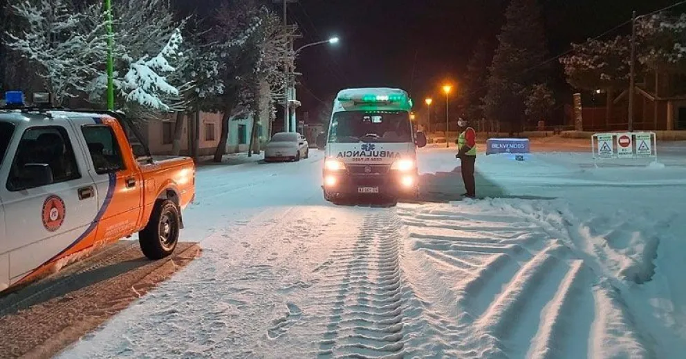 Trasladaron a una paciente de gravedad desde Comallo a Bariloche