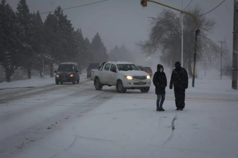Bariloche amaneció nuevamente nevado