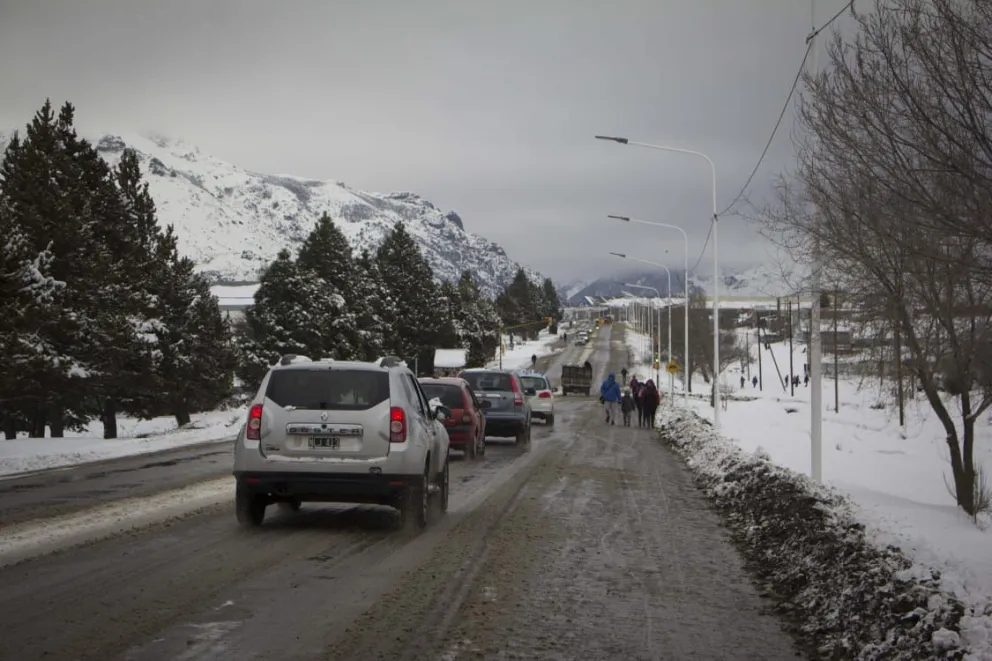 Nieve y hielo: Las calles están habilitadas y piden precaución