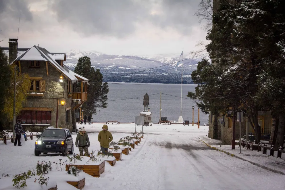 Zgaib: “El 1 de julio abrirán gimnasios y natatorios; una semana después bares y restaurantes”