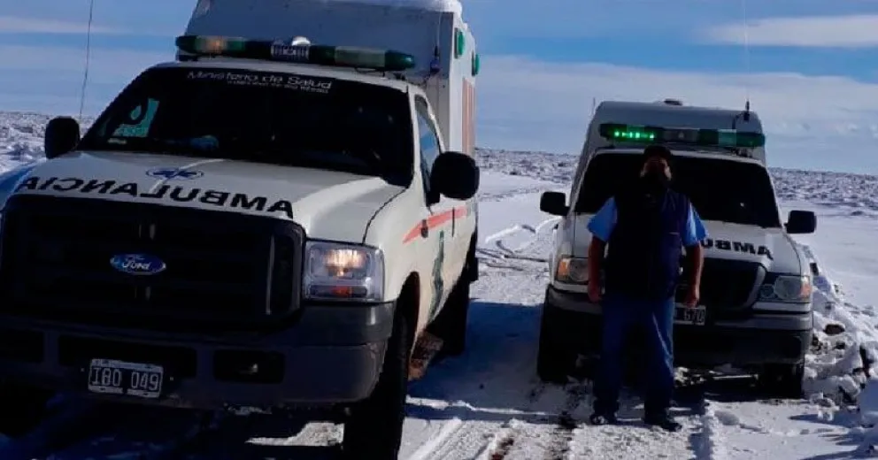 Los equipos de salud de El Cuy y Mencué asistieron un parto prematuro en plena nevada