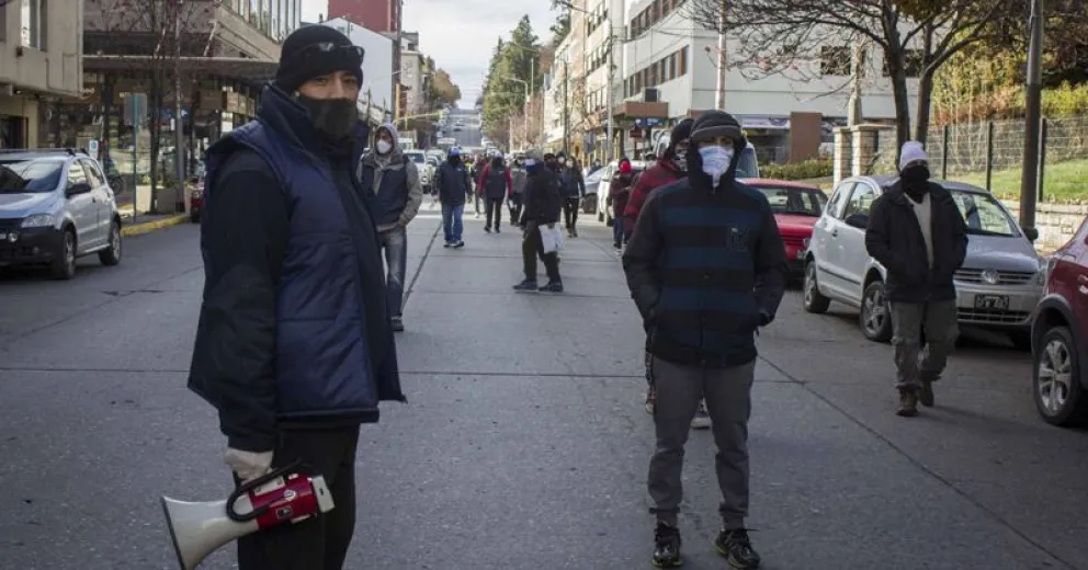 Concentración de UTHGRA en reclamo por temporarios