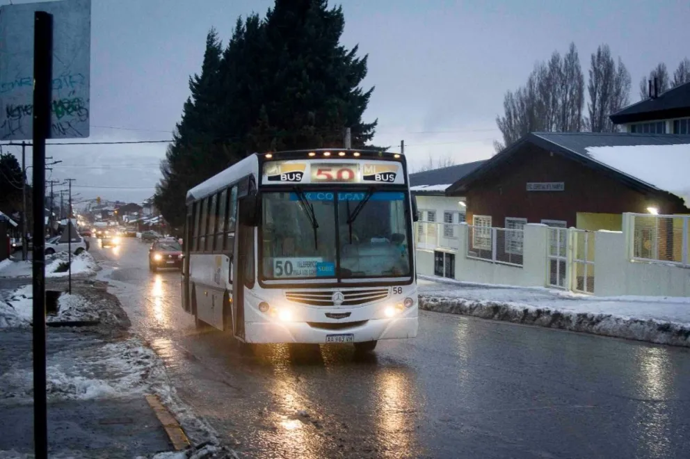 Continúa el paro de colectivos: choferes esperan definición nacional