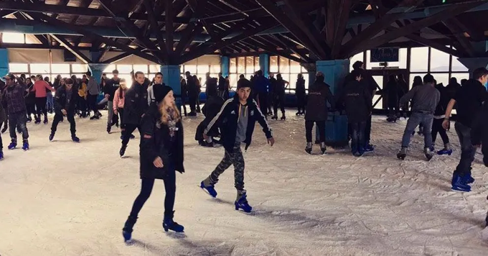 Anunciaron el cierre de Neviska, la emblemática pista de patinaje en el Puerto San Carlos