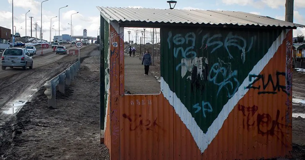 Se aproxima el fin de semana largo y no hay acuerdo: Bariloche sigue sin colectivos