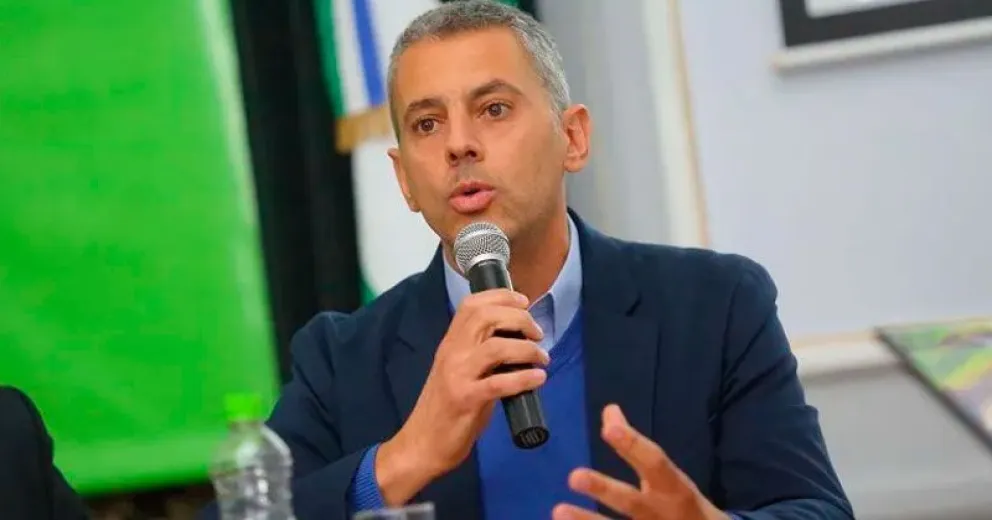 El ministro de Agricultura y Ganadería de Río Negro dio positivo