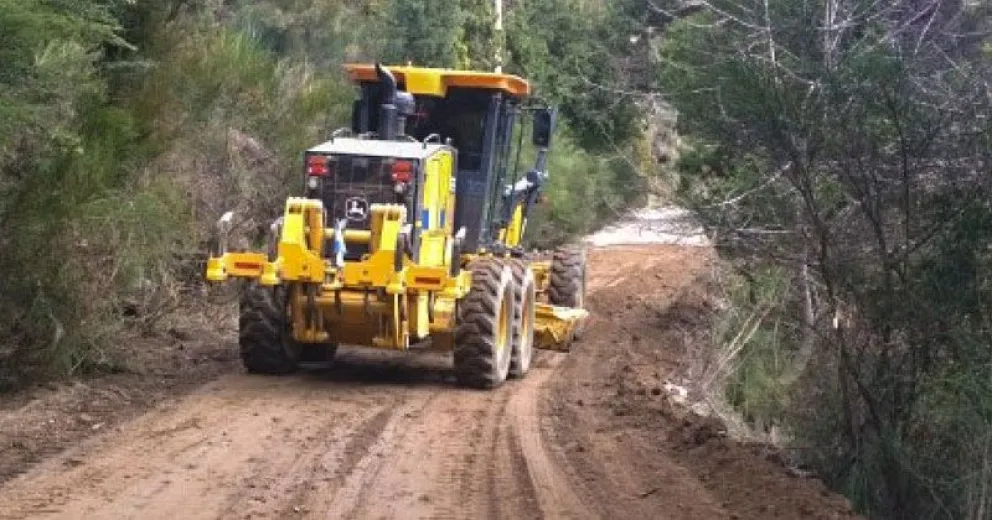 El asfalto del acceso a Colonia Suiza beneficiará a residentes y turistas