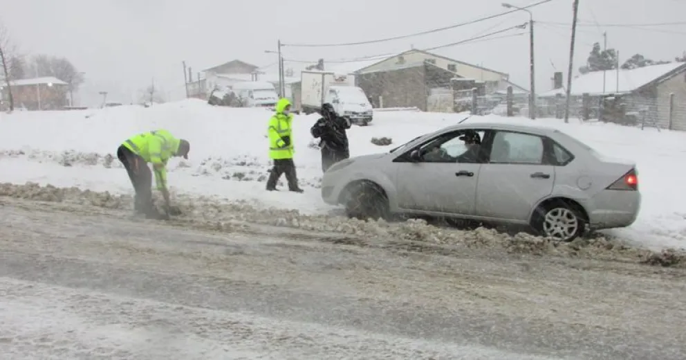Intensas nevadas y complicaciones en las calles