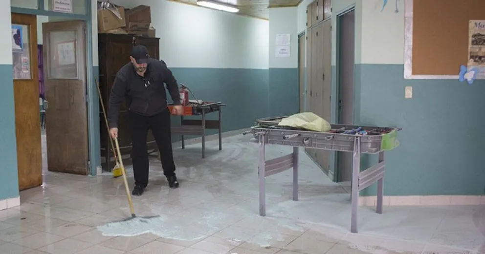 Porteros indican que "no se habla de fechas" para la apertura de escuelas