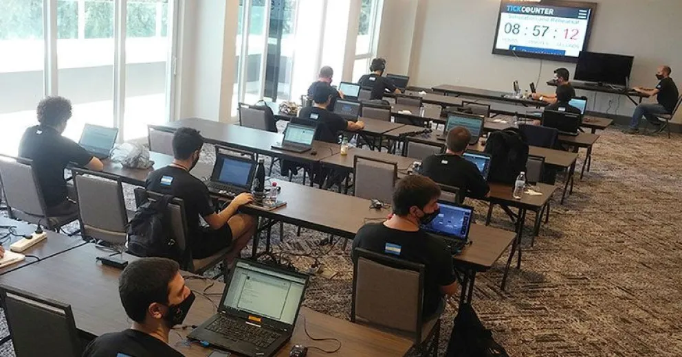 Ingenieros barilochenses terminan la cuarentena y se enfocan en el lanzamiento del SAOCOM 1B