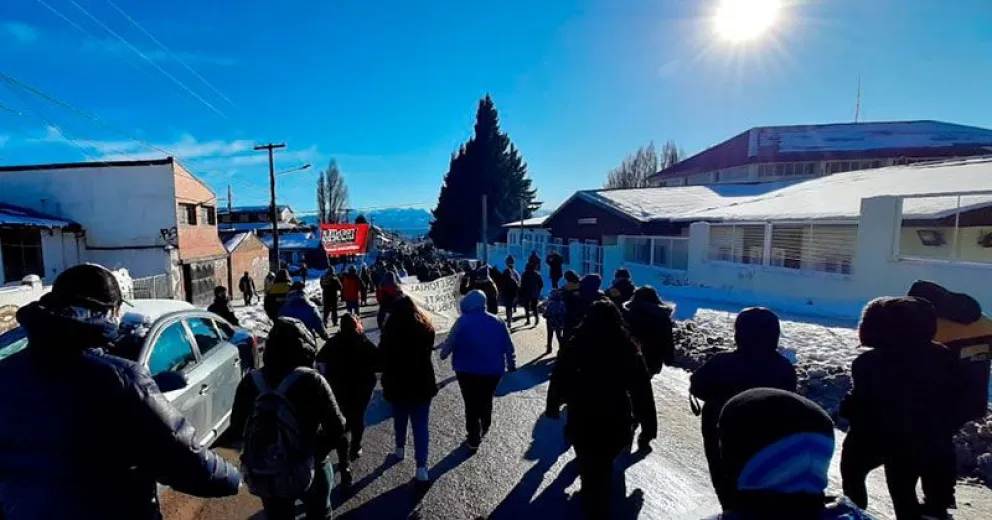 Algunos choferes volvieron al trabajo y otros marcharon por las calles de la ciudad