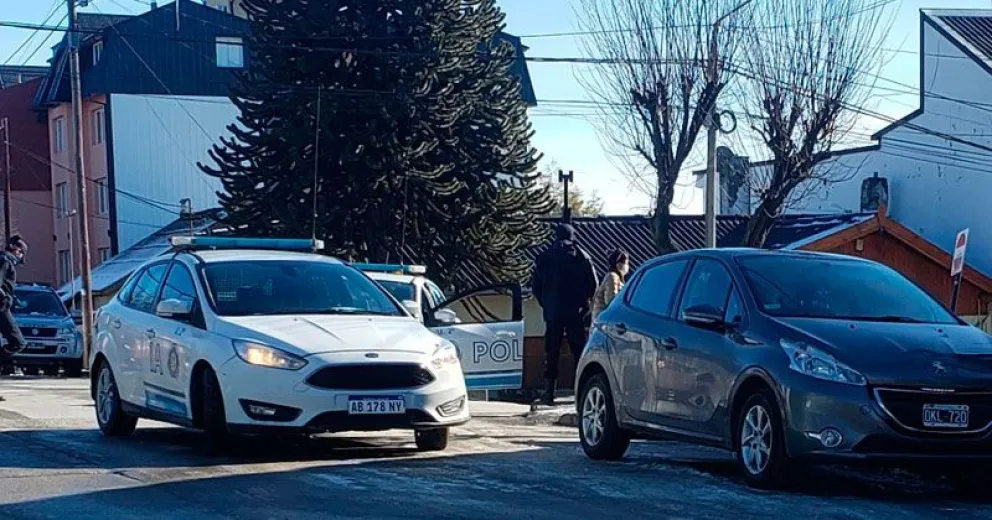Sustrajo perfumes en una farmacia del centro y fue detenida a varias cuadras