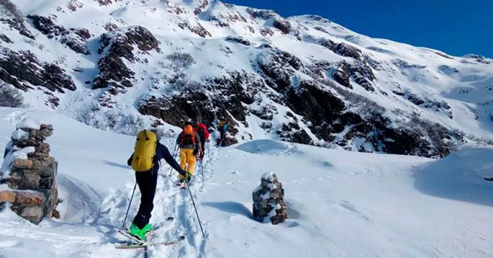 Lo que hay que tener en cuenta para realizar esquí de travesía