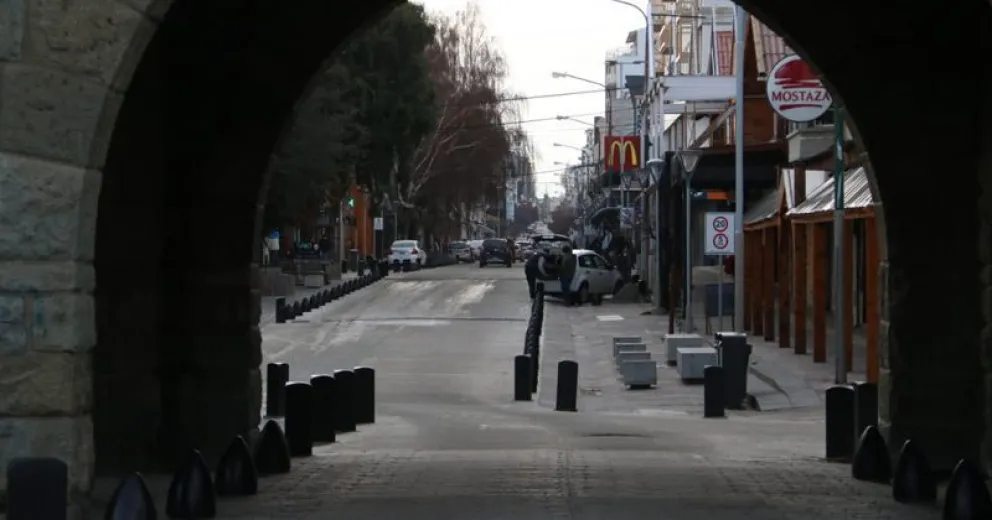 Recuerdan prohibición de estacionar sobre calle Mitre