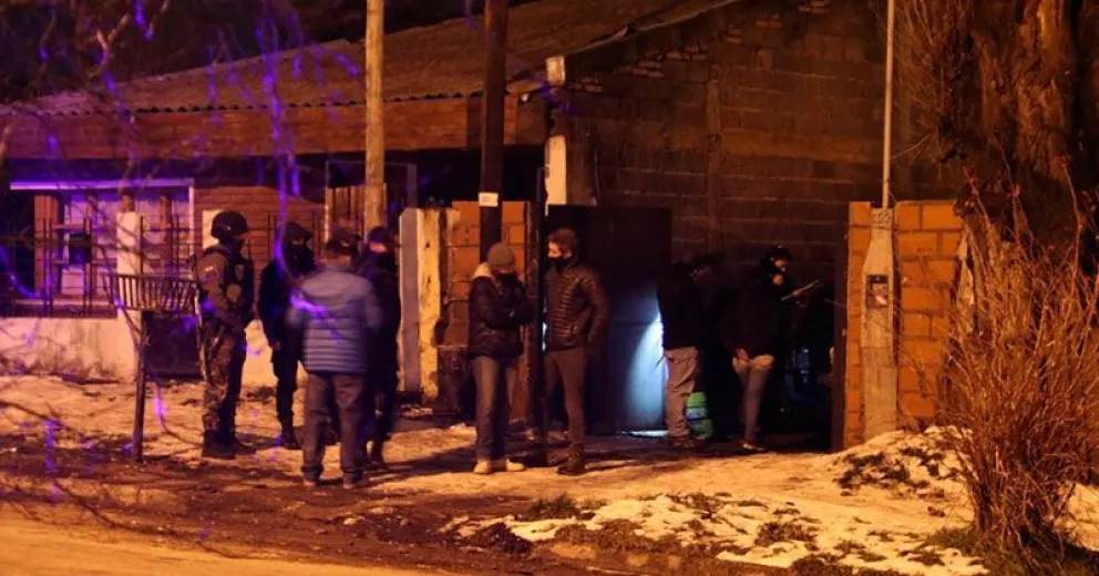 Según una vecina, “el hombre que detuvieron es el verdadero propietario del lugar”