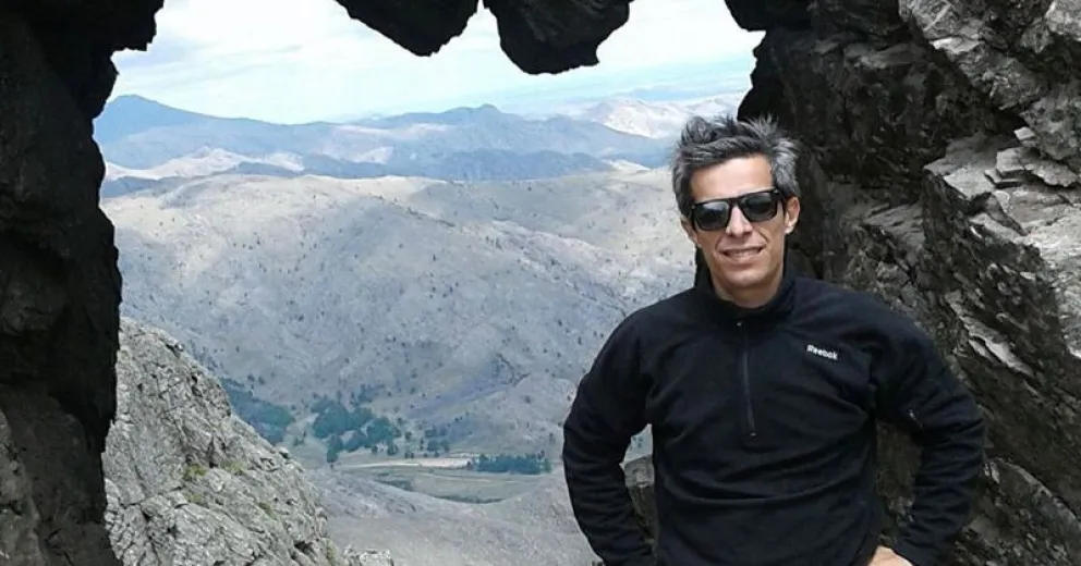 El periodista que buscó reconstruir  una de las historias más  increíbles: el caso Llanca