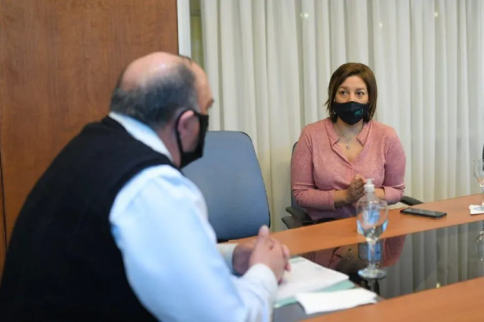 La gobernadora escuchó las inquietudes de la UTHGRA Bariloche