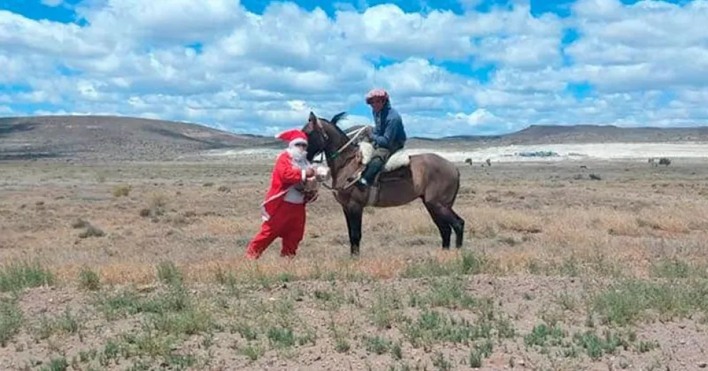 Comenzaron campaña por el Día de la Madre, para llevar regalos a cuatro parajes