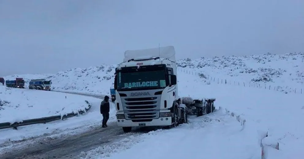 Camioneros tuvieron complicaciones en la ruta 237
