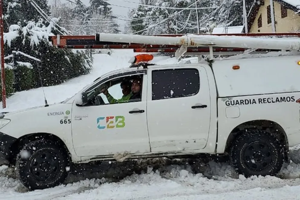 Informan que se restituyó la energía eléctrica en gran parte de los barrios