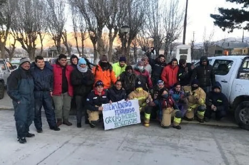 Comallo: la heroica tarea de los rescatistas que trajeron a Fernando con vida