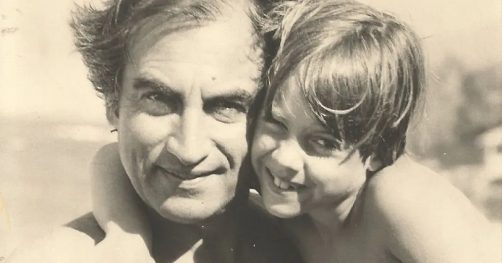 BLAS ELOY MARTÍNEZ : Recordó como su padre creó “Santa Evita”