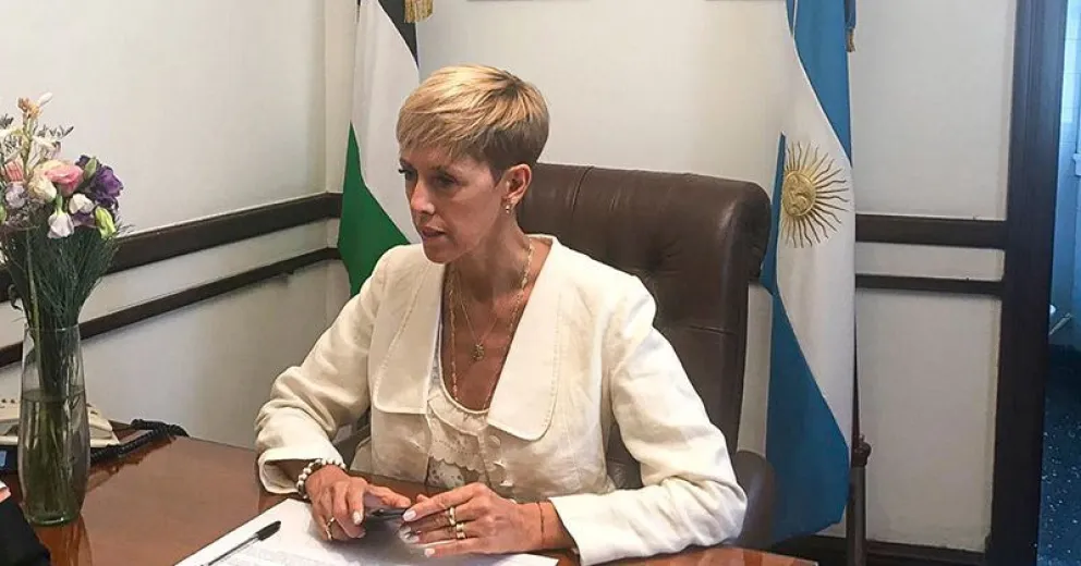 SILVINA GARCÍA LARRABURU  “Un ángel que vela por los olvidados”