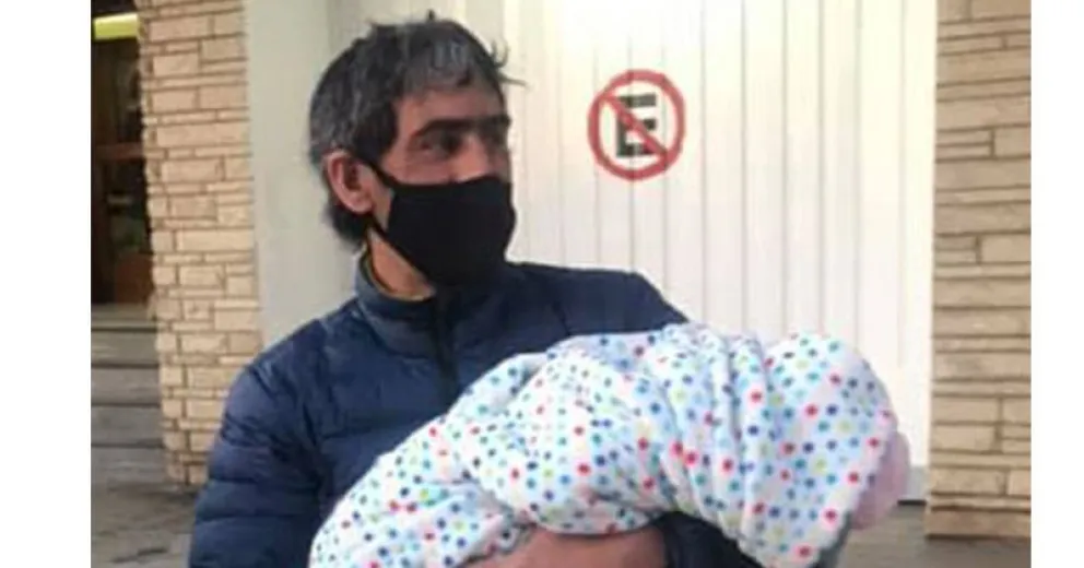 La pequeña Pía y su papá a partir de hoy comienzan su vida juntos en El Bolsón