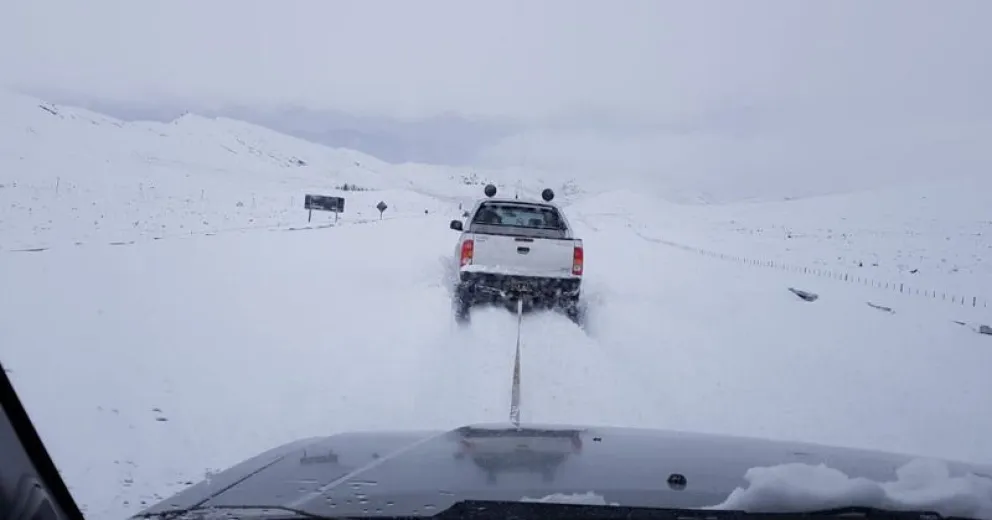 4Wheeleros del Sur y las travesías solidarias  en la profunda nieve de la Línea Sur