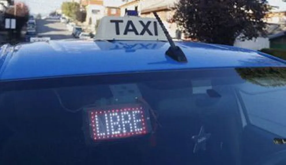 Propietarios y trabajadores de  taxis y remises, exigen control  sobre los servicios “truchos”