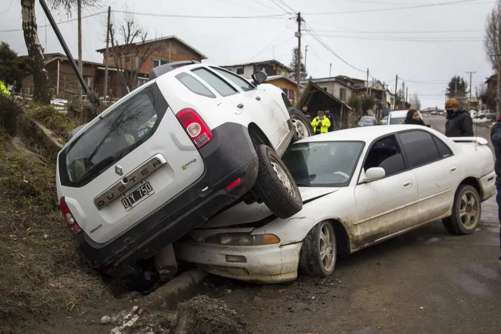 Causaron un accidente, golpearon al otro conductor y escaparon: habrían estado ebrios