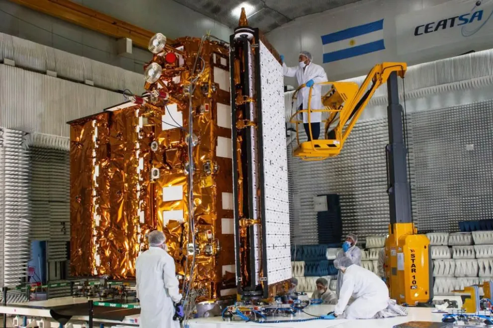 SAOCOM 1B: Ingenieros barilochenses aguardan una decisión para volver o quedarse en EE.UU