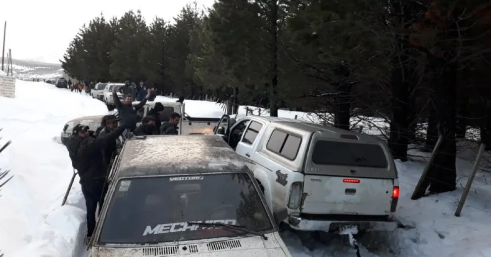 Grupo de amigos pide colaboración con forrajes para un viaje solidario a la Línea Sur