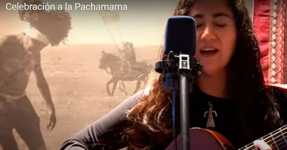 Anahí Mariluan compartió escena con consagrados el Día de la Pachamama