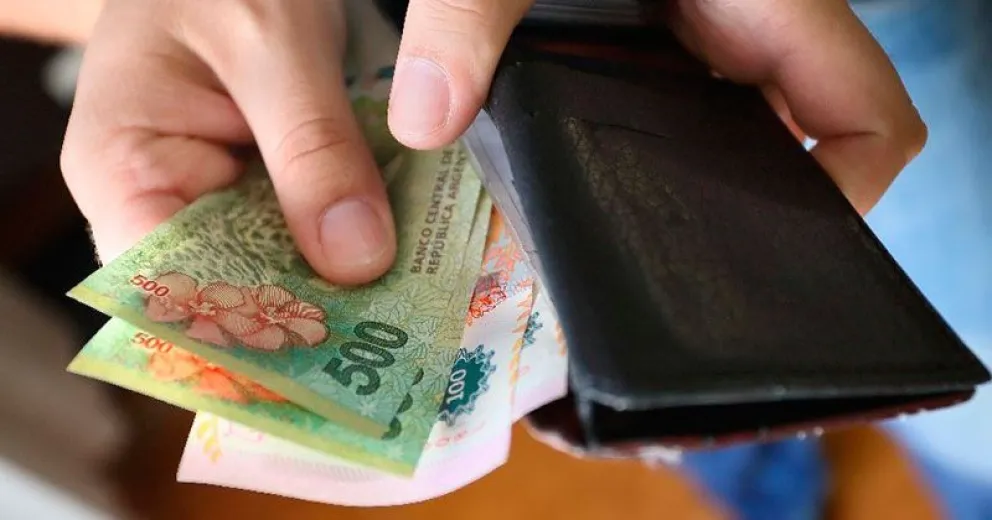 Comenzó el pago de haberes a los empleados estatales rionegrinos