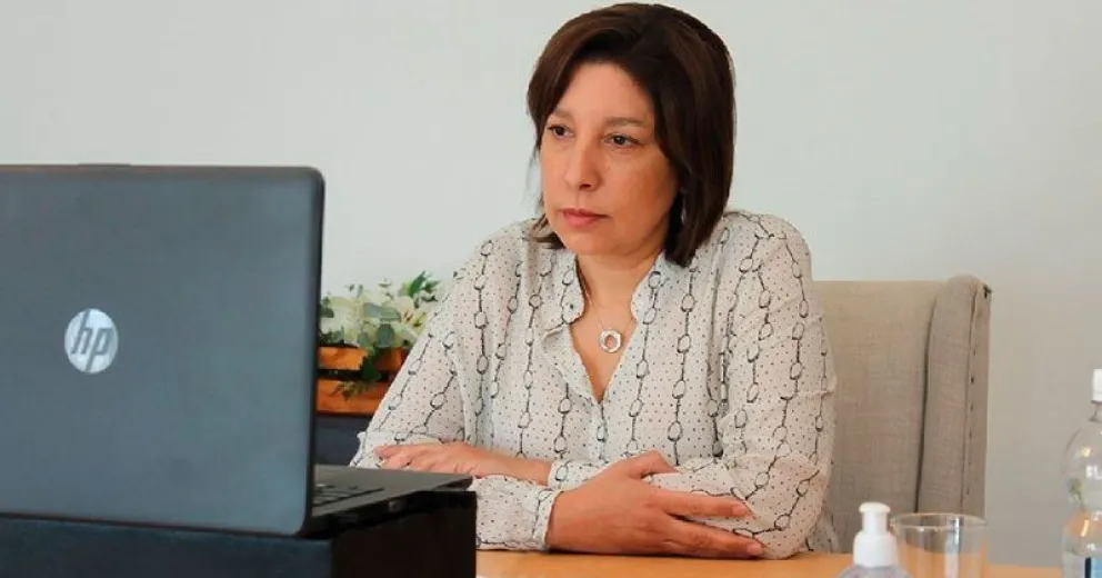 La gobernadora firmó el convenio para la refuncionalización de la Avenida Bustillo