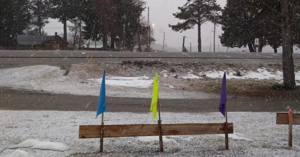 Nieva en las zonas altas de la ciudad
