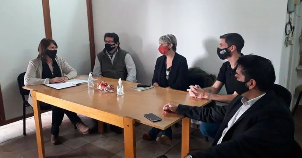 Firmaron acta de acuerdo y quedó garantizado el servicio de la línea 33 del TUP