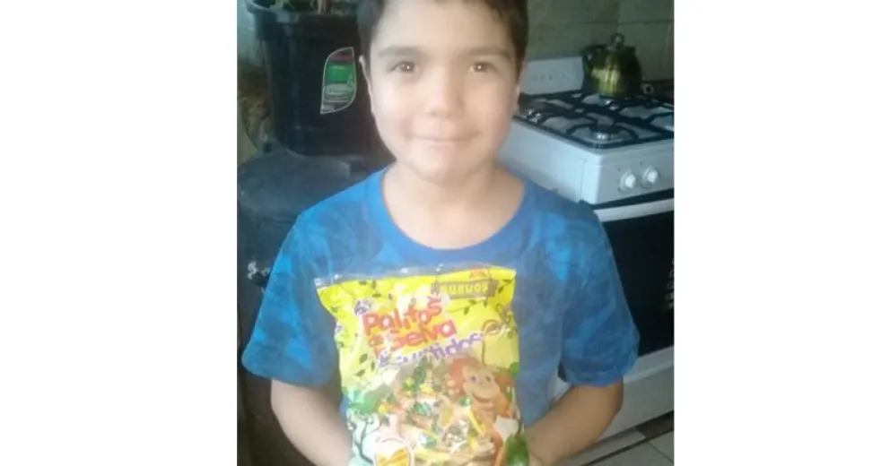La mamá denunció que personas inescrupulosas juntan golosinas en nombre de Mateo