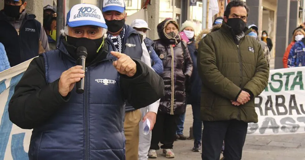 Zuñiga pidió que Bariloche comience a recibir turistas, con los debidos controles sanitarios