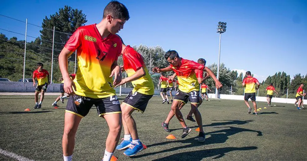 El fútbol del interior volvería a los entrenamientos en la primera semana de septiembre